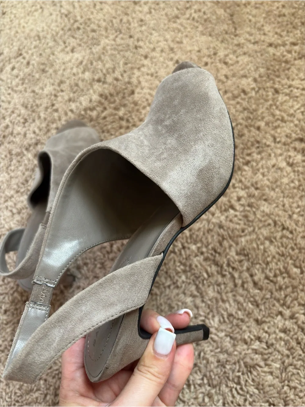 Bandolino taupe suede